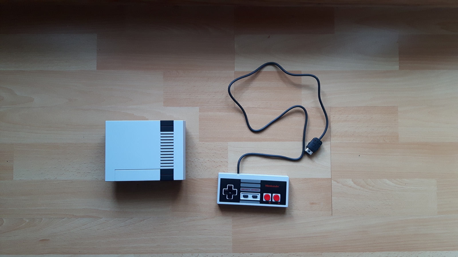 NES Classic Mini mit Controller
